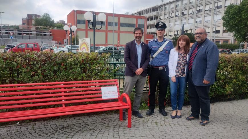 Nuove panchine rosse